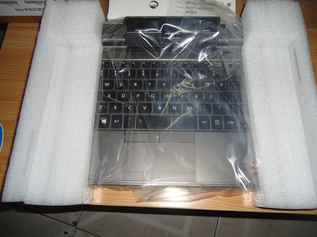 Bán Tablet hàng độc TOSHIBA Portégé® Z10t Ultrabook™, Core i5, SSD, giá tốt !